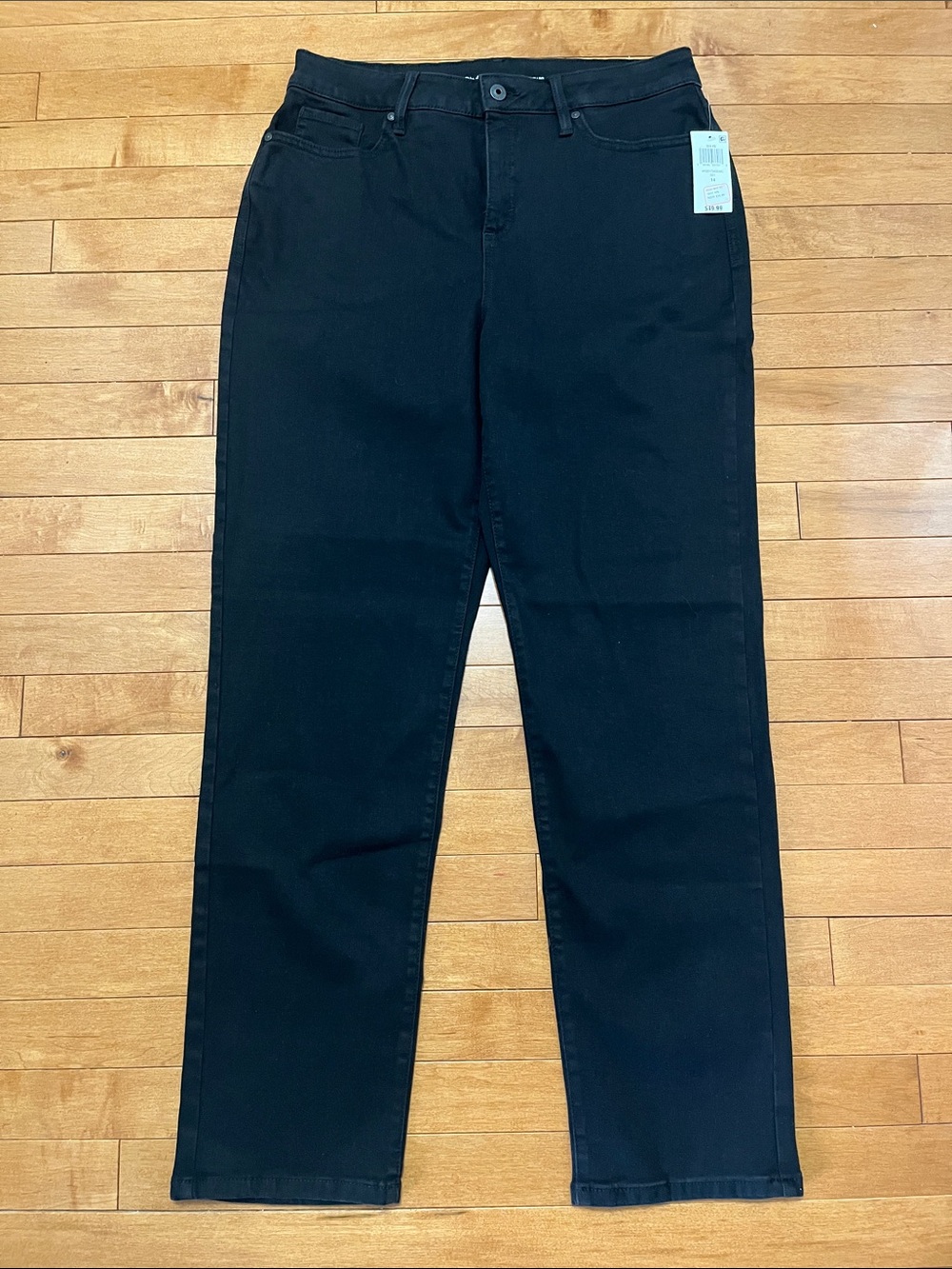 New with tags Style & Co Curvy Straight Leg Black Jeans